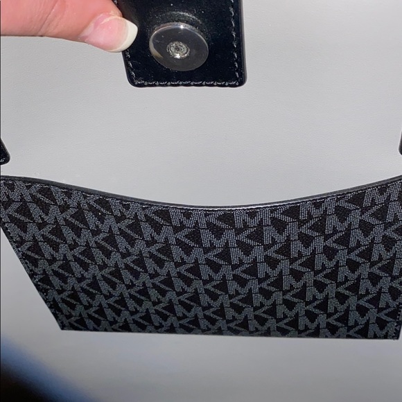 NWOT!! Michael Kors Tote - Picture 3 of 5